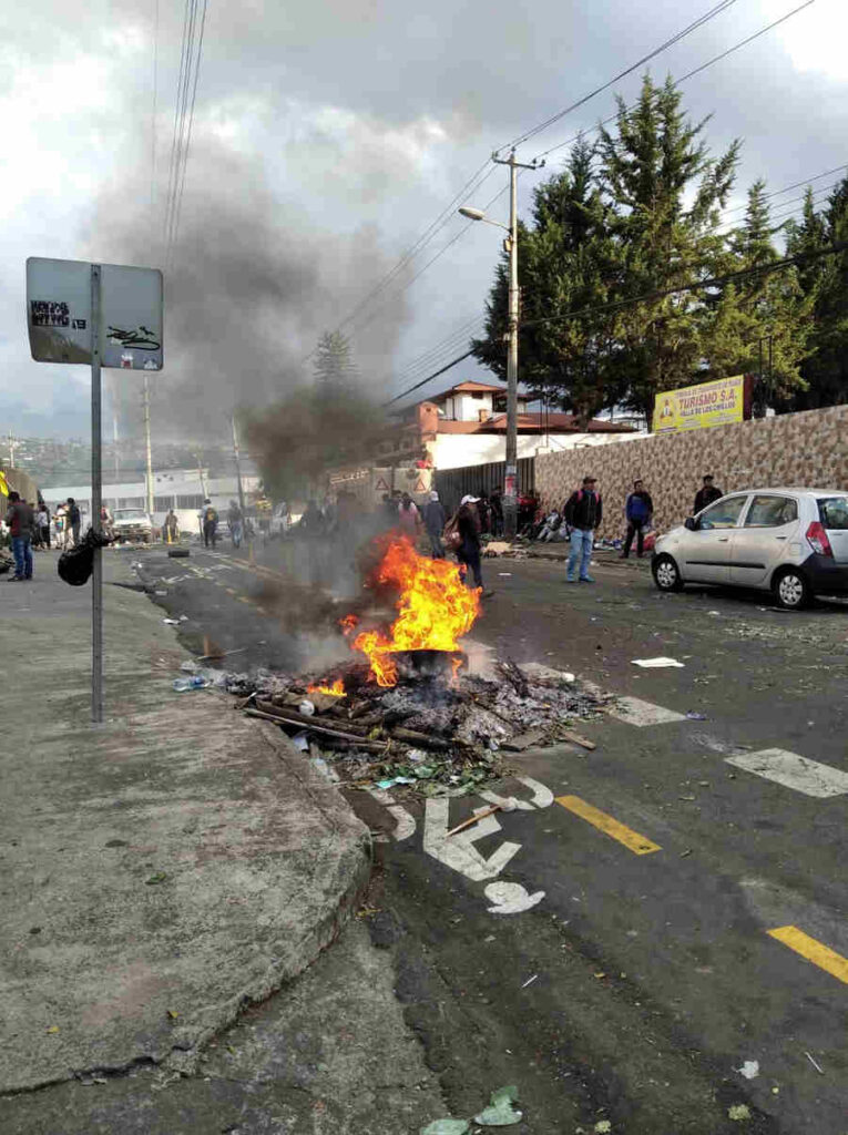 Ecuador - Quito fuoco